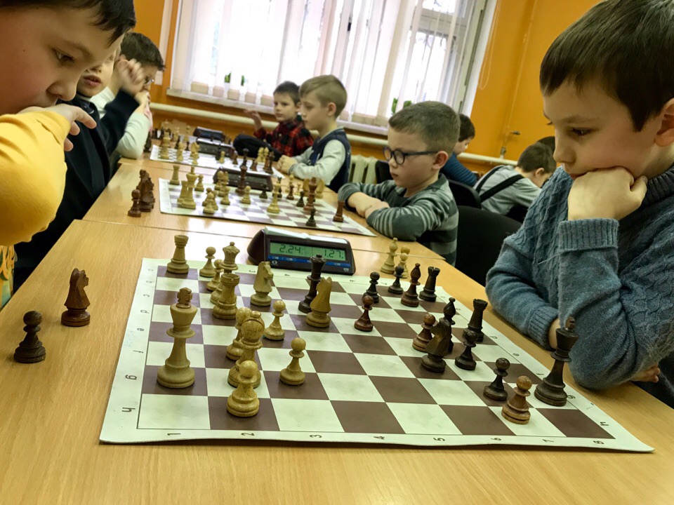 В ноябре 2021 года во время дистанционного обучения прошли областные он-лайн соревнования по шахматам