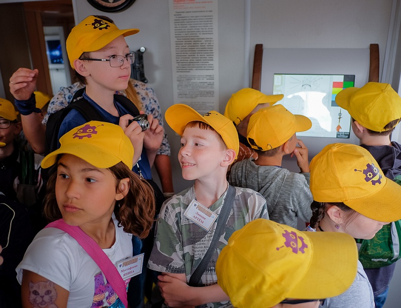 Ребята из «РоботИкс» посетили маяк «Ирбенский» в Музее Мирового океана.